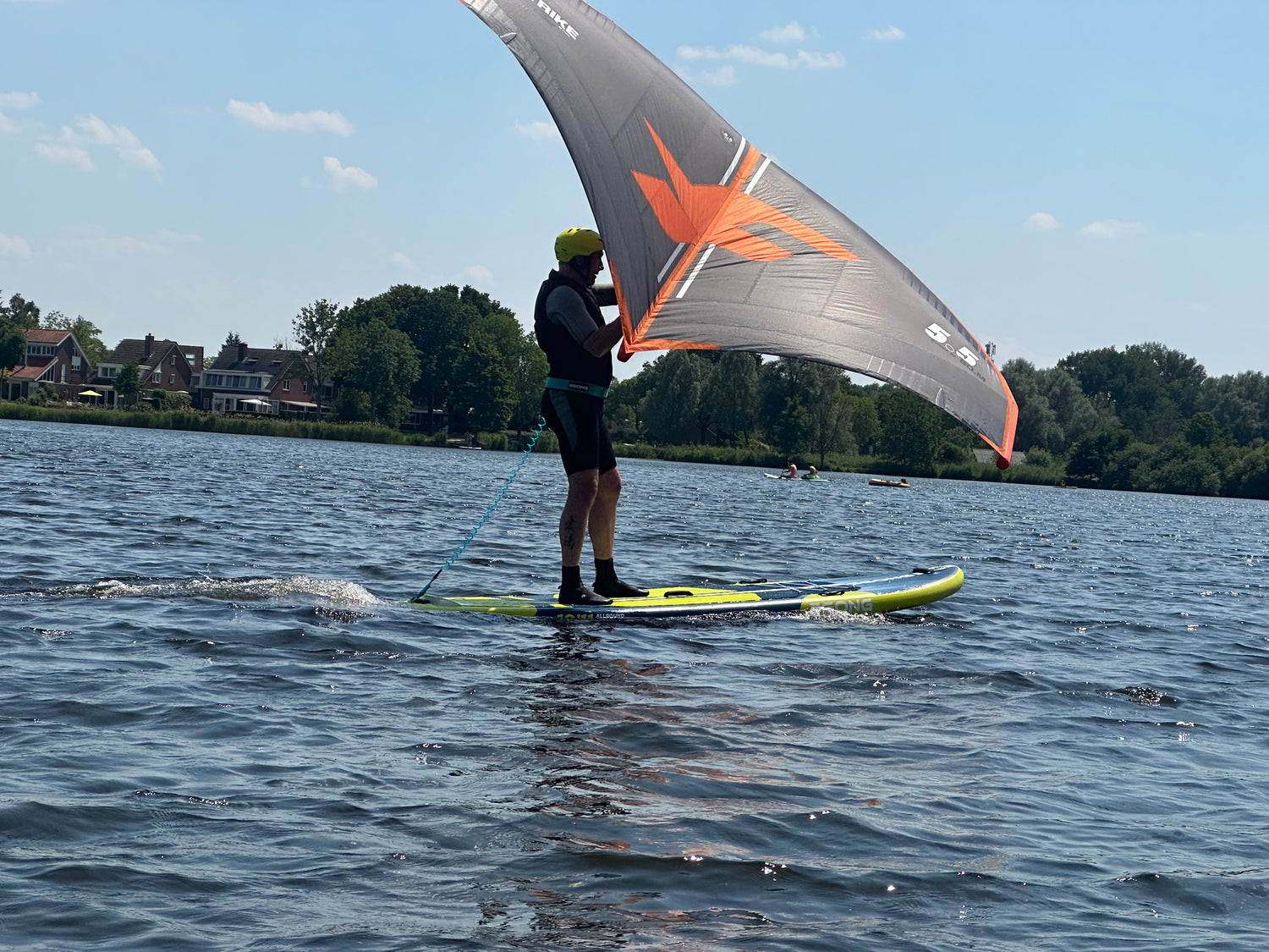 Wingfoilen op de Wijde Aa